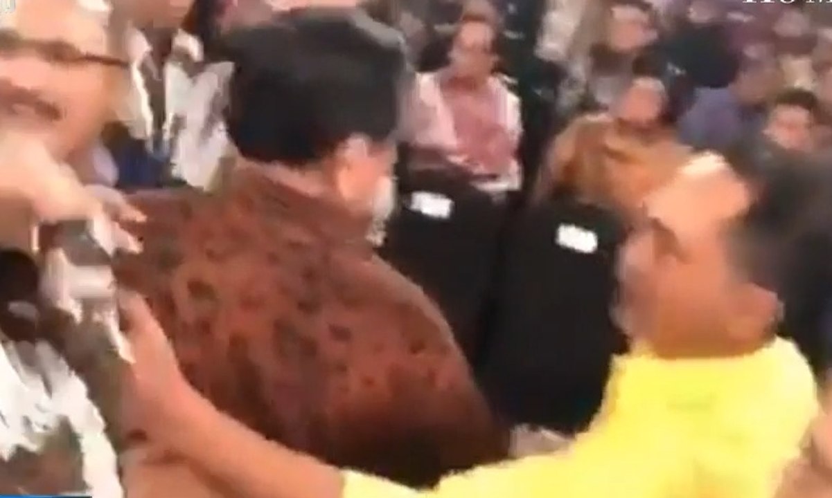 Ricuh Terjadi Saat Jeda Debat Kedua Capres