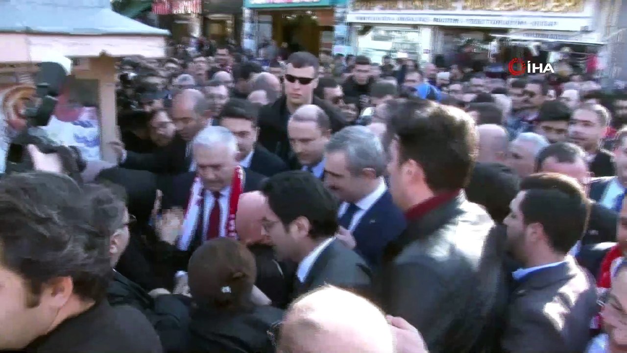 Binali Yıldırım, seçim çalışmalarının startını Eyüpsultan’da verdi