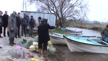 Manyas Gölü'nde Kaybolan Balıkçıyı Arama Çalışmaları - Balıkesir