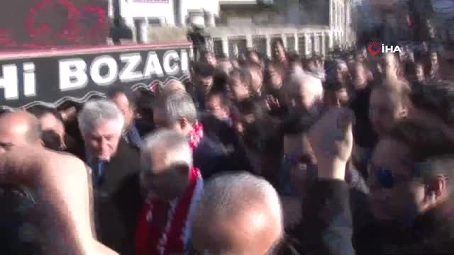 Binali Yıldırım, Seçim Çalışmalarının Startını Eyüpsultan'da Verdi