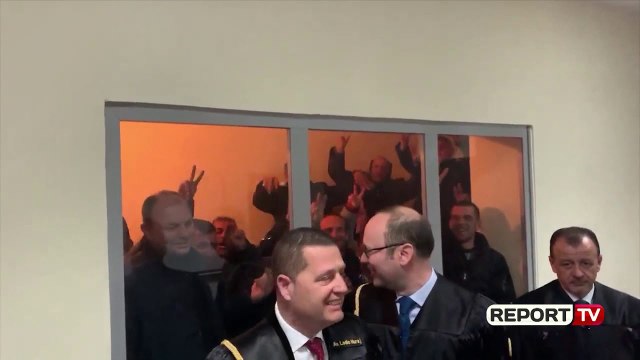 Report Tv-Dhuna në protestën e PD-së, burg Florenc Hoxhës dhe 'Ujkut të Cërrikut'