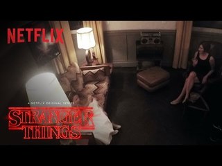 Stranger Things Cast Gets Scared! [HD] | Netflix