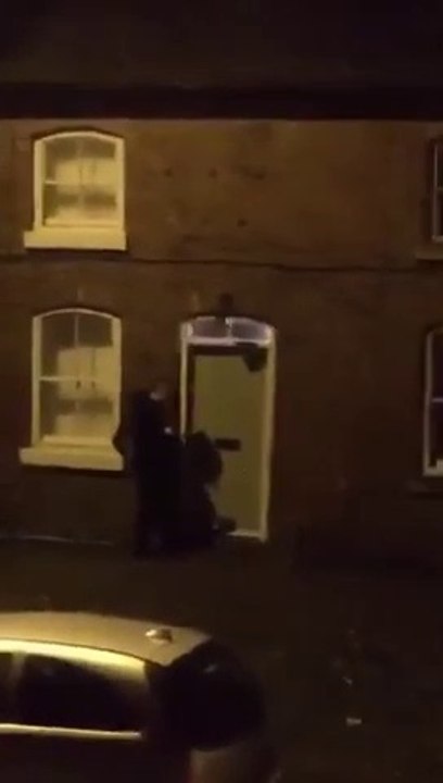 Blague : mauvaise adresse à 2h du matin, il sonne chez un inconnu !