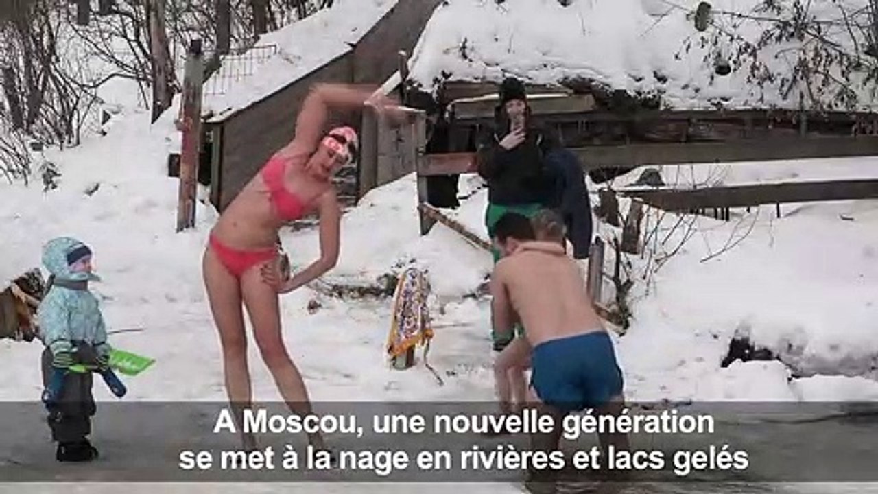 A Moscou, la nage en eau glacée devient féminine et branchée