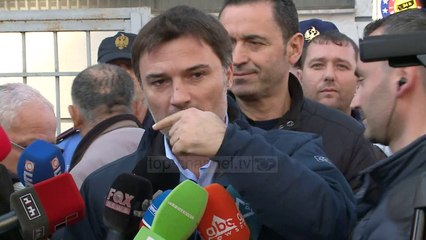 Mbeten në burg 5 protestues  - Top Channel Albania - News - Lajme