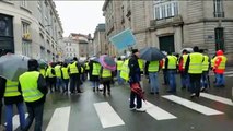 PETITS TOURS DE CI DE LA EN RONDS-POINTS A LA RENCONTRE DE BANKSY ET DE LA REPUBLIQUE AUTONOME ET SOLIDAIRE DES CHAMPIONS ET DE TIMBER TIMBRE