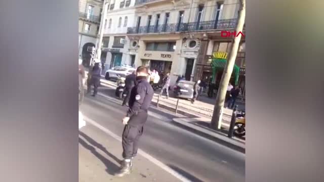 Dha Dış - Fransa'da Polis, 5 Kişiyi Bıçaklayan Saldırganı Öldürdü