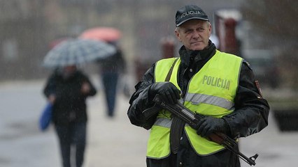 البوسنة تحتجز مهاجرين أفغان للاشتباه بصلتهم بالإرهاب