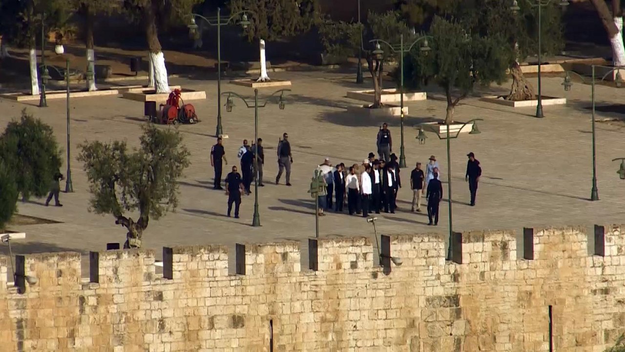 المقدسيون يُفشلون مخطط الاحتلال لإغلاق باب الرحمة بالمسجد الأقصى