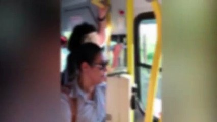 Vídeo: passageiros têm que enfrentar ônibus completamente lotados