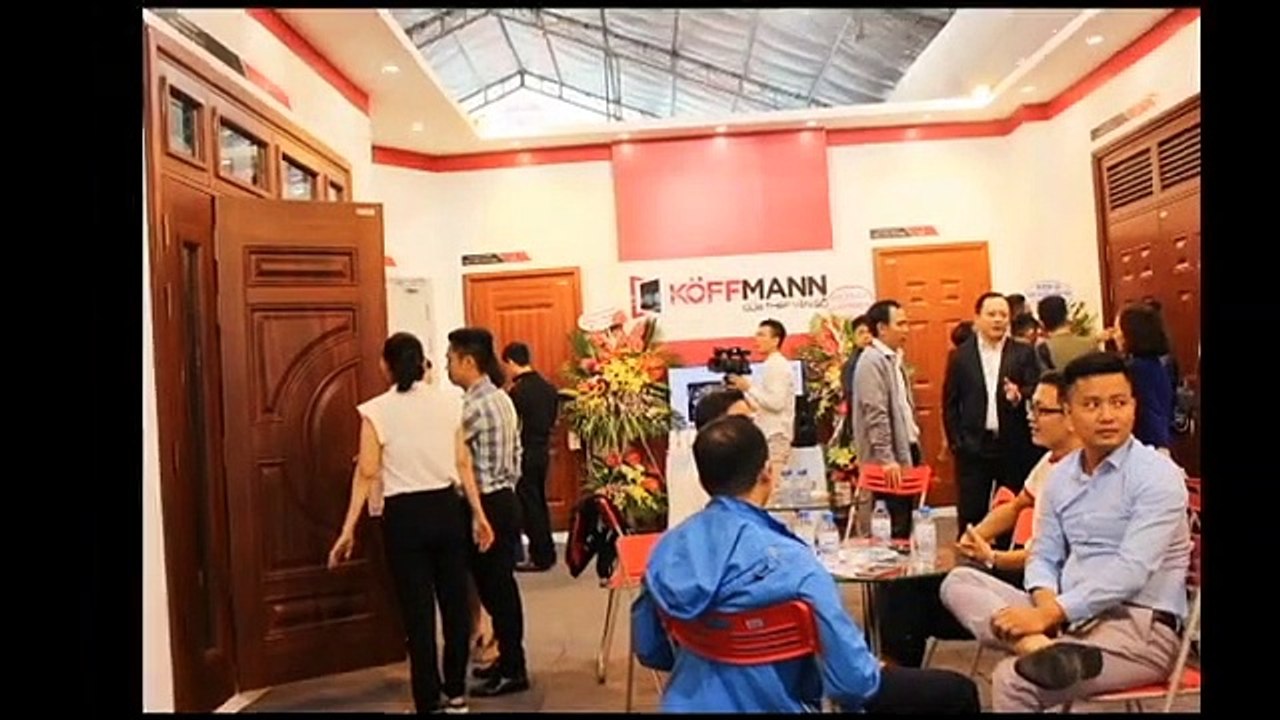 Cửa thép vân gỗ Koffmann tại Vietbuild tháng 11/2018