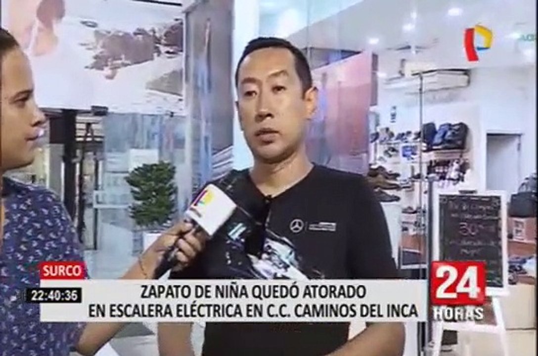 Escaleras eléctricas de conocido centro comerci...