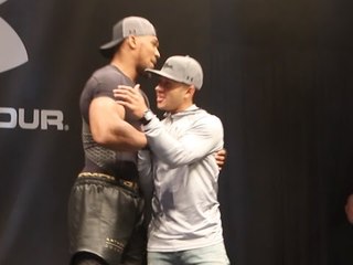 ANTHONY JOSHUA & MANCHESTER UTD STAR MEMPHIS DEPAY @ OPEN WORK OUT / JOSHUA v MOLINA