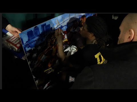 NICE FELLA! - CHARLES MARTIN SIGNS BOXING ARTIST PATRICK KILLIAN'S PICTURE / MARTIN v JOSHUA