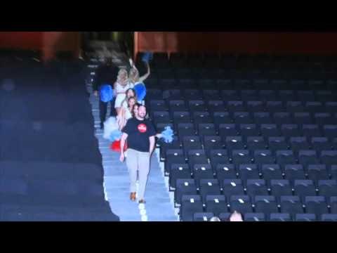 TYSON FURY TURNS UP TO PRESSER AGAINST WLADIMIR KLITSCHKO ESCORTED BY FIVE CHEER-LEADERS!