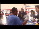 KO POWER !! SHANE MOSLEY SMASHES THE PADS UNDER WATCHFUL EYE OF ROBERTO DURAN / (FULL SESSION)