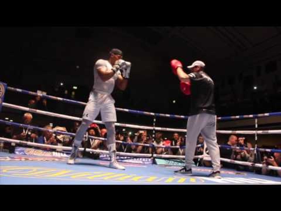 POWER! ANTHONY JOSHUA SMASHES PADS WITH TONY SIMS (WORKOUT) @ YORK HALL / JOSHUA v BREAZEALE