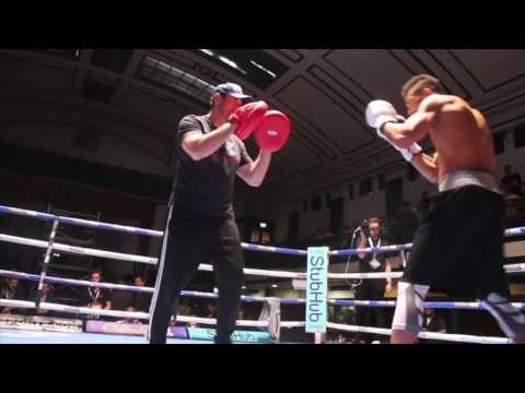 O-ARMY! - ANTHONY OGOGO PAD WORKOUT & SHADOW BOXING FOOTAGE @ YORK HALL / JOSHUA v BREAZEALE