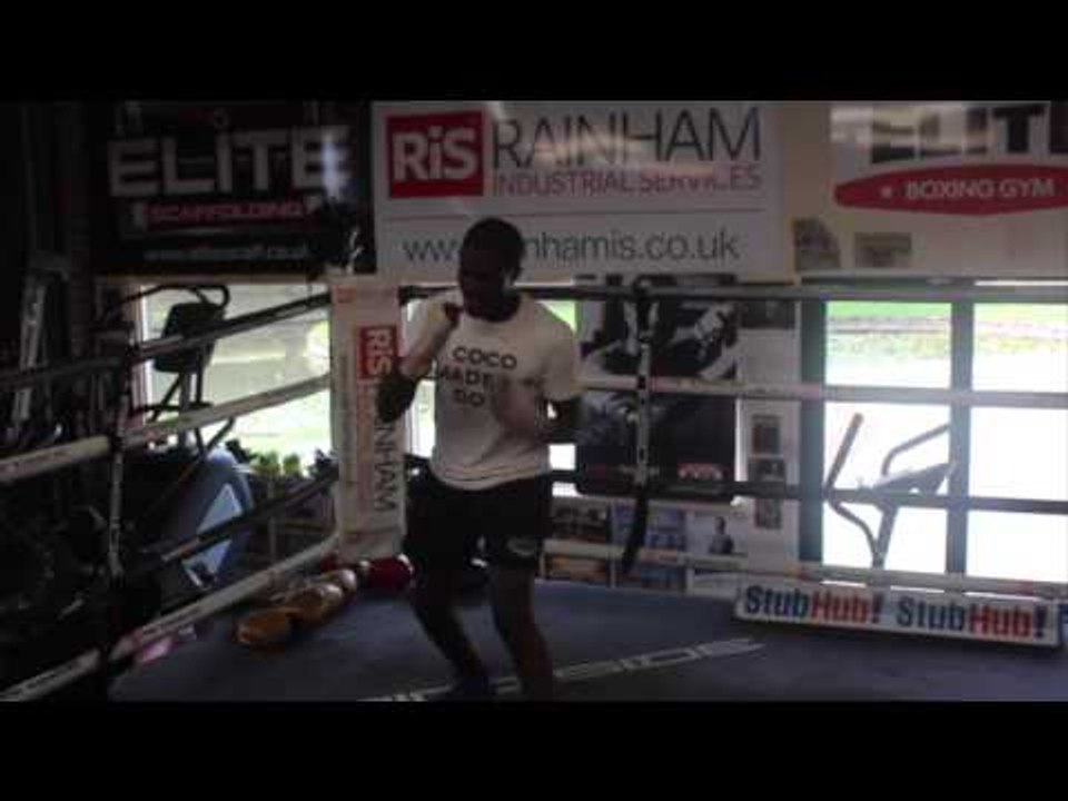 TED CHEESEMAN & OHARA DAVIES SHADOW UNDER THE WATCHFUL EYE OF TONY SIMS