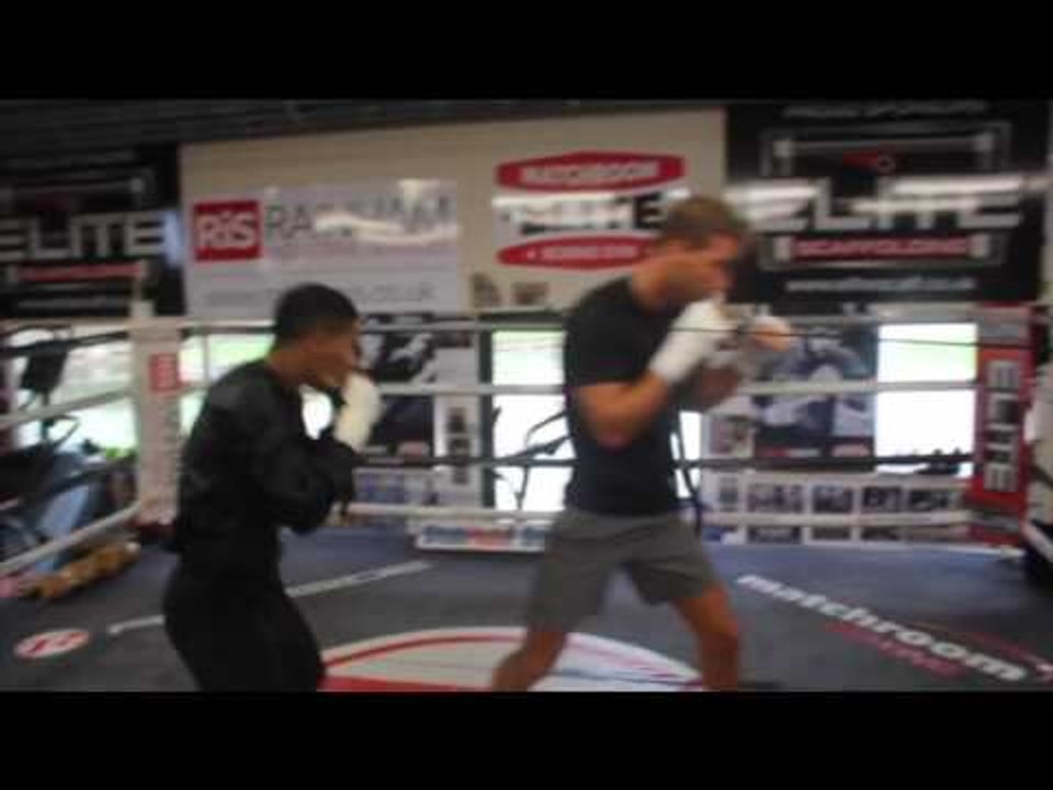 STARS IN THE MAKING!! - CONOR BENN & FELIX CASH TRAINING WITH TONY SIMS @MATCHROOM ELITE GYM