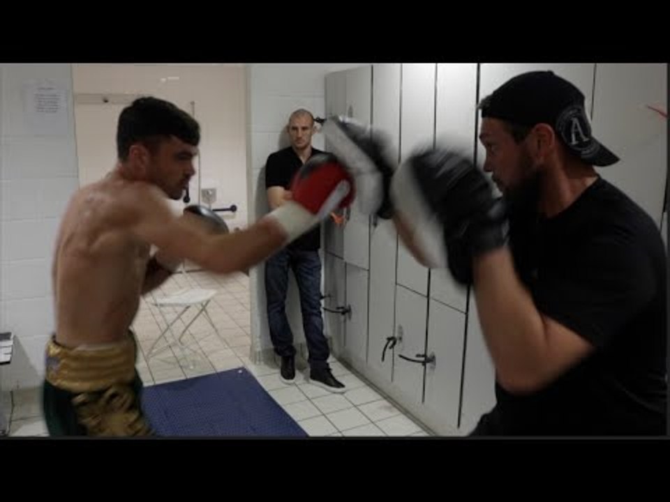 BANG!! TYRONE MCKENNA WARMING UP ON THE PADS WITH RYAN VAUGHAN @ MGM BIRMINGHAM SHOW