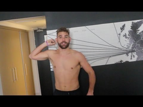 ATTACK OF THE GYPSY! - BILLY JOE SAUNDERS LAUNCHES A GLASS BOTTLE AT HIS COUSIN KUGAN CASSIUS' HEAD!