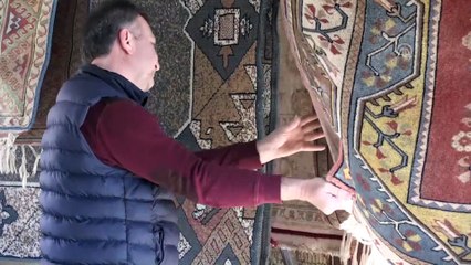 Üzerinden araba geçen halıların değeri artıyor - MANİSA