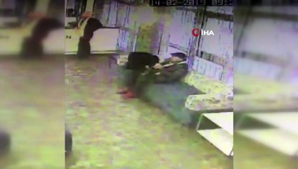 Beyoğlu'nda güvelik kamerasına yansıyan 'seri hırsız' tutuklandı