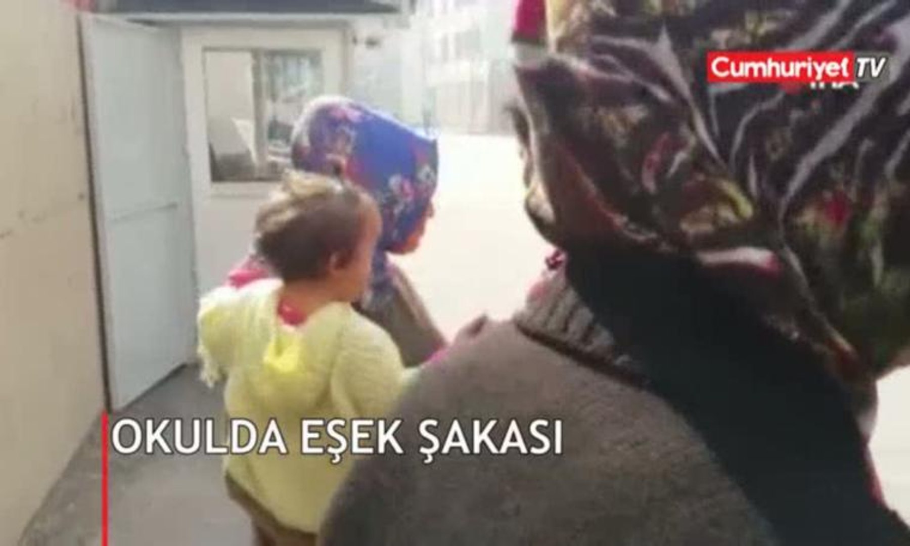 Okulda eşek şakası - Dailymotion Video