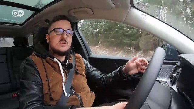 Lastesel im Schnee - V60 Cross Country | Motor mobil