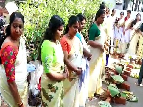 ஆற்றுக்கால் பகவதி அம்மன் விழா !பெண்கள் பொங்கல் வைத்து வழிபாடு -வீடியோ
