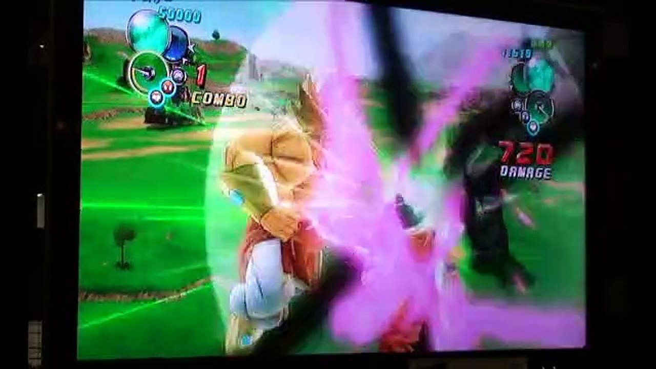 DBZ Ultimate Tenkaichi - Goku vs Broli