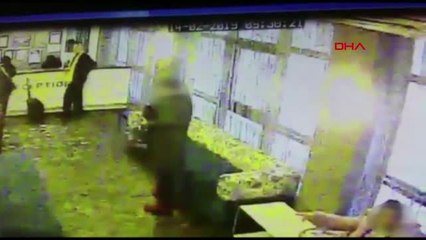 İstanbul- Beyoğlu'nda Bir Oteldeki Hırsızlık Anı Kamerada