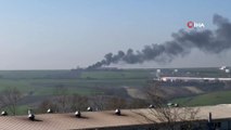 Arnavutköy Yeşilbayır Mahallesi'nde bir fabrikada yangın çıktı. Olay yerine çok sayıda itfaiye ekibi sevk edildi