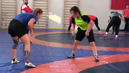 Kadın güreşçiler, Avrupa Şampiyonası'na iddialı hazırlanıyor - İSTANBUL