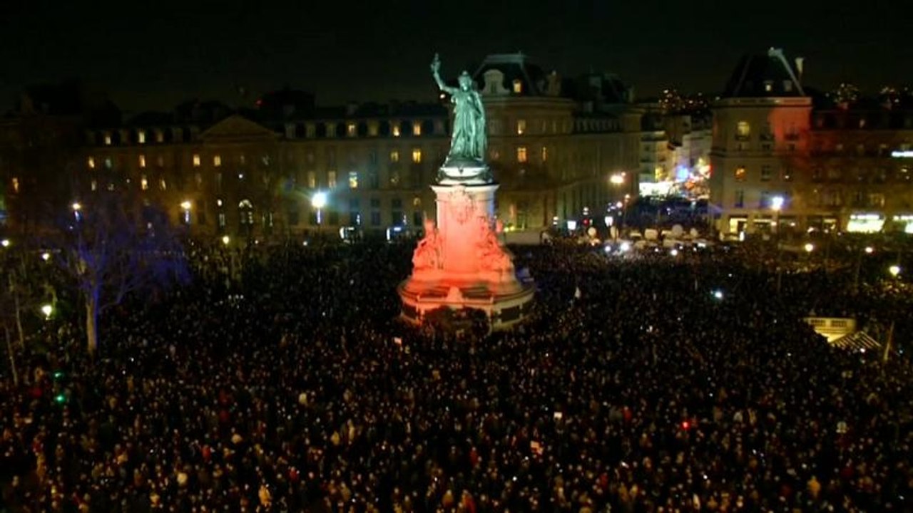 Francia: una marcia notturna per combattere l'antisemitismo