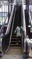 Quand des indiens prennent pour la première fois un escalator...