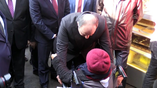 Bakan Varank, vatandaşlara çörek dağıttı - KAHRAMANMARAŞ