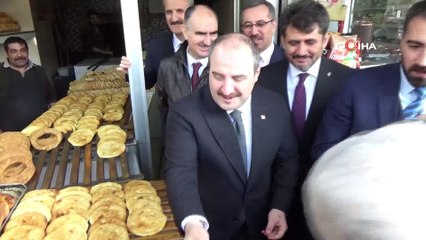 Bakan Varank esnaf ve vatandaşı dinledi