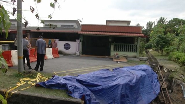 Two families evacuated after landslip in Alor Gajah