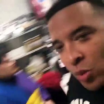 Jason Lee pulls up on restaurant worker that he accused of giving out his location, putting him on blast, and forcing him to show his phone for proof that he didn't give out his location