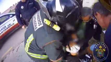 Rescatan a un niño de siete años atascado en un tubo en Málaga