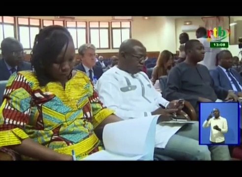 RTB - Séance de travail entre les administrateurs de Banque Mondiale et les autorités Burkinabès