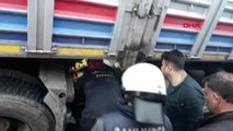 Şanlıurfa'da Çarptığı Tır'ın Altında Kalan Motosiklet Sürücüsü Ağır Yaralandı