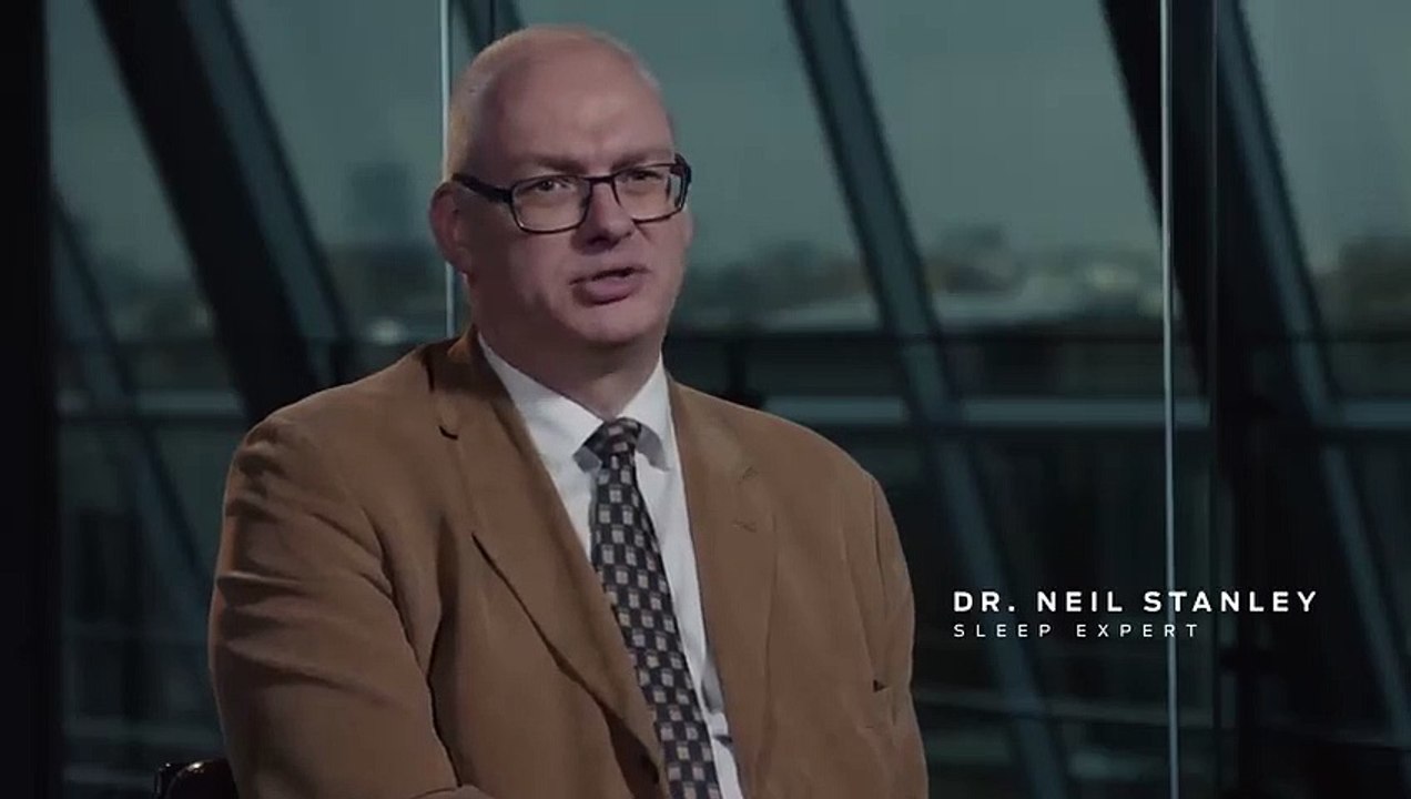 Ce lit replace automatiquement les partenaires qui dépassent de leur côté