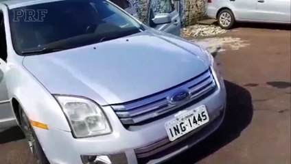 PRF apreende Fusion carregado com 20 mil carteiras de cigarro