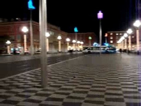 sur la place masséna