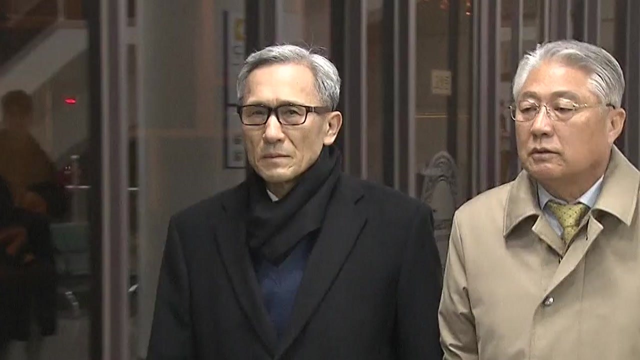 '군 댓글 공작' 김관진 1심 징역 2년 6개월...법정구속은 피해 / YTN
