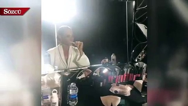 Hülya Avşar makyaj aynasının karşısında…