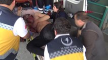 Bursa'da Üzerine Televizyon Fırlatan Arkadaşını Bıçakladı